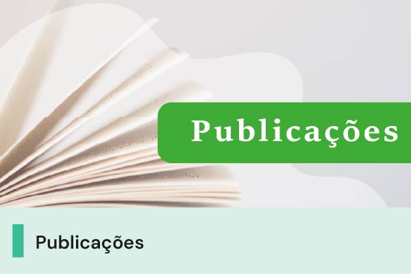 A imagem mostra páginas de um livro em um fundo cinza, ao lado o texto 